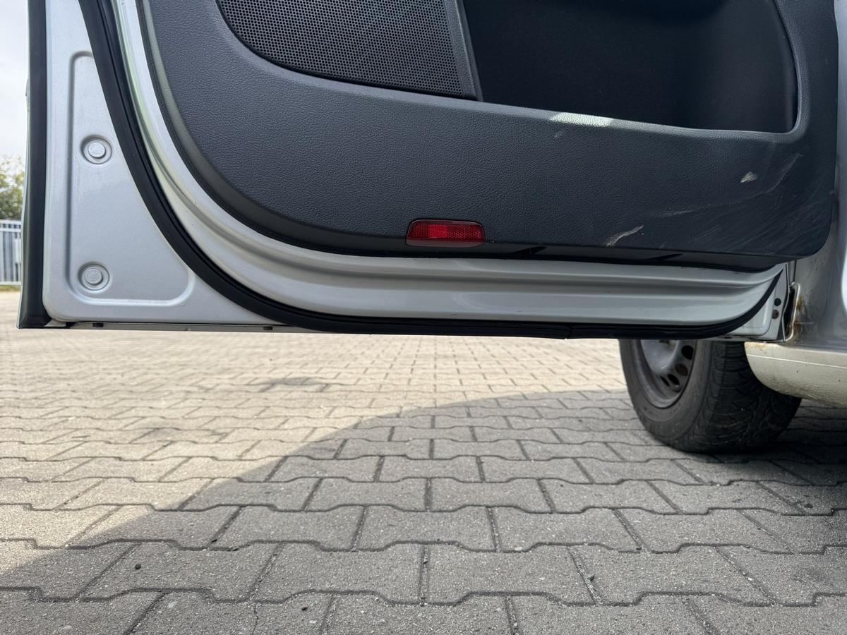 VW Golf Plus 2 original T&uuml;r vorn links LA7W Reflexsilber Rohbau Bj.2009